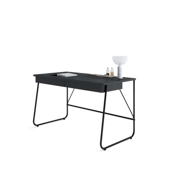 Skrivebord Match MB 135x67 cm - sort - med skuffer