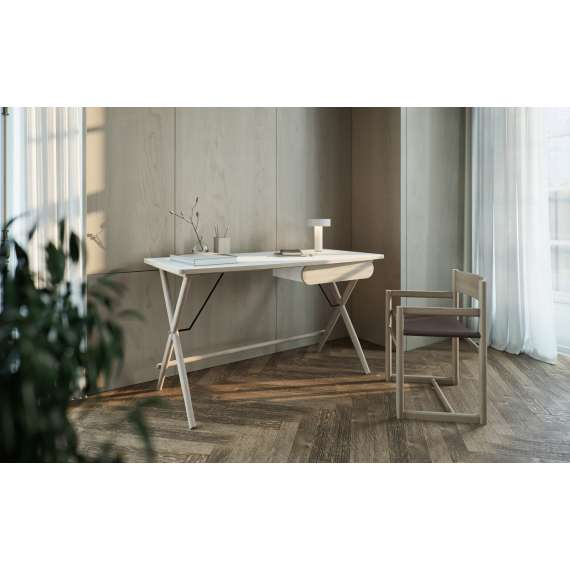 Skrivebord Match MW 135x67 cm - lys eik - hvit