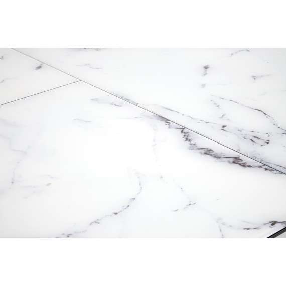 Spisebord Vertigo - Ø130 cm - hvit marmor - sorte ben