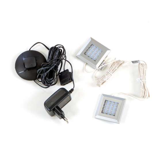 Vitrineskap Chisbury 126x125 cm - lerk sibu - eik riviera - 3 dører - 2 skuffer