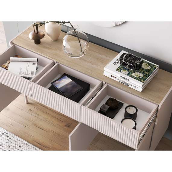 Skjenk Dunea 154x85 cm - cashmere - eik cremona - 3 skuffer - 3 dører