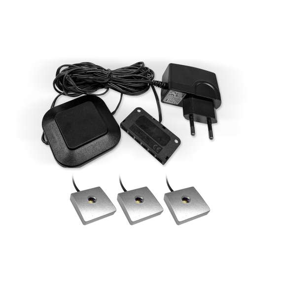 Vitrineskap Modesto - 60x196 cm - eik stille - svart matt - 1 dør