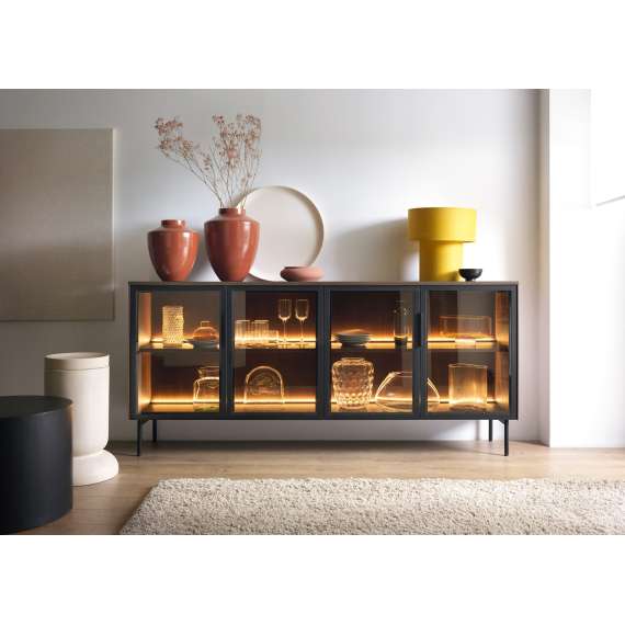 Skjenk Lumi 181x83 cm - mørk eik - 4 dører - med belysning