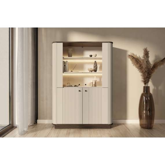 Vitrineskap Vesper - 103x148 cm - 4 dører - cashmere - valnøtt - sokkel