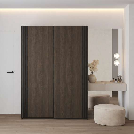 Garderobeskap Niva 120x210 cm - mørk eik - med innredning