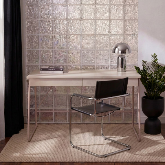 Skrivebord Match MB 135x67 cm - beige - med skuffer