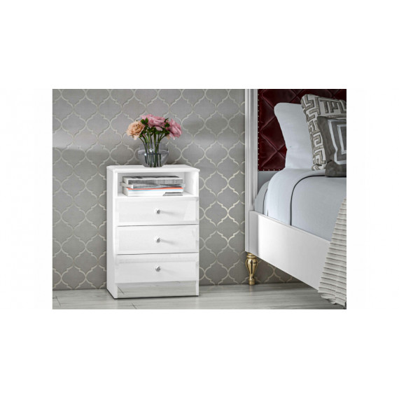 Nattbord Glam 45x68 cm - Hvit høyglans - 3 skuffer - LED