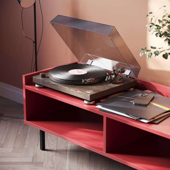 Sigi tv-benk 150-180x42 cm - Lav tv-benk med ben