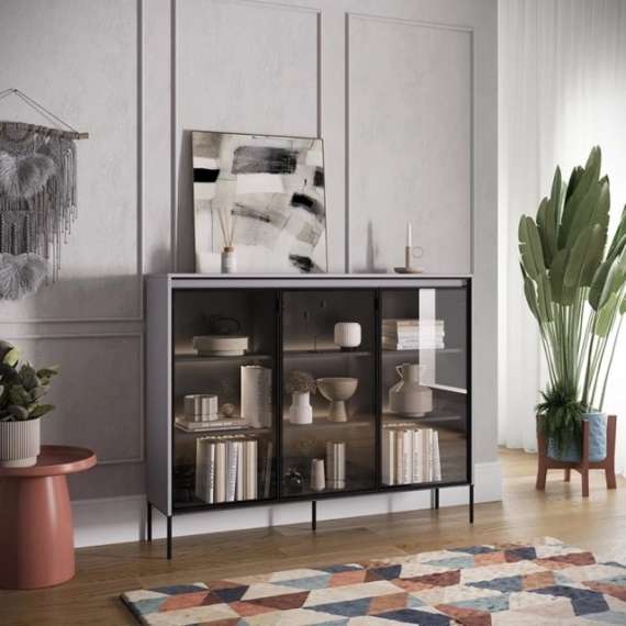 Skjenk Trend 150x118 cm - metallben - Glassdører - Hvit matt