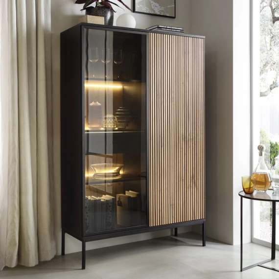 Vitrineskap Sento 104x166 cm - med belysning