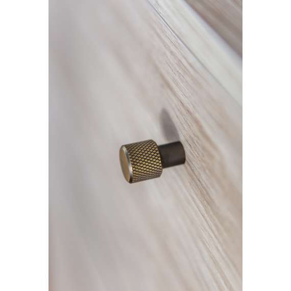 Nattbord Cozy 45x46 - eik - USB port integrert